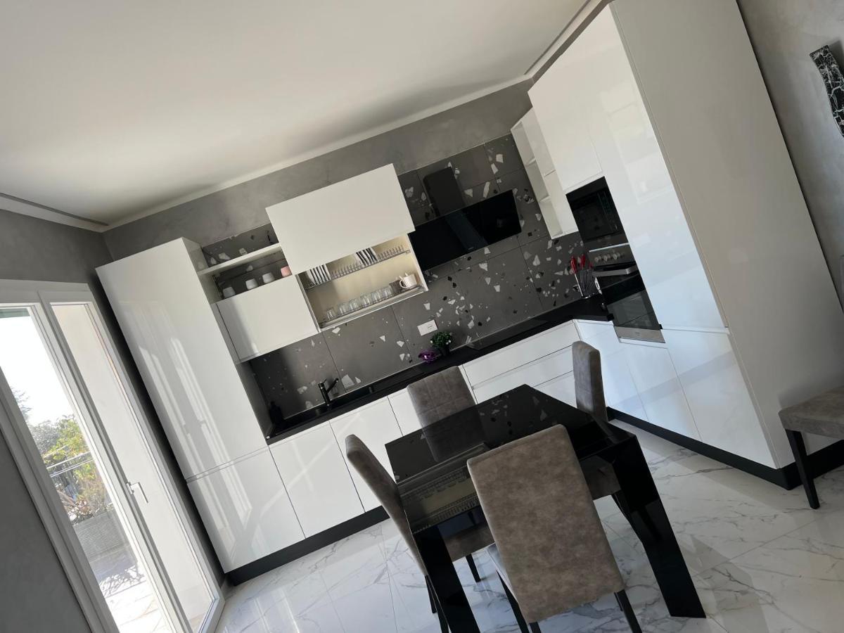 Corso Montecarlo Apartment Вентимиля Екстериор снимка